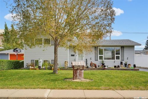 1108 Tiffin Crescent, Saskatoon, SK, S7L3R3 | Card Image