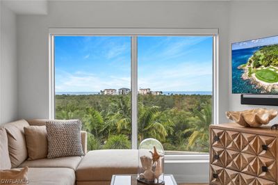 402 - 7575 Pelican Bay Boulevard, Condo with 3 bedrooms, 3 bathrooms and null parking in Naples FL | Image 1