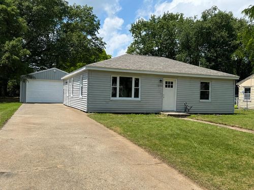 1009 N Mingo St, Albion, MI, 49224-1431 | Card Image