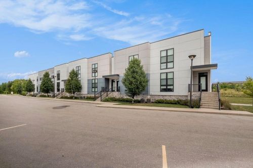 6028 Port View Dr Se, Grand Rapids, MI, 49512-9667 | Card Image