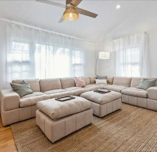 1 Dogwood St, Sag Harbor, NY, 11963-1727 | Card Image