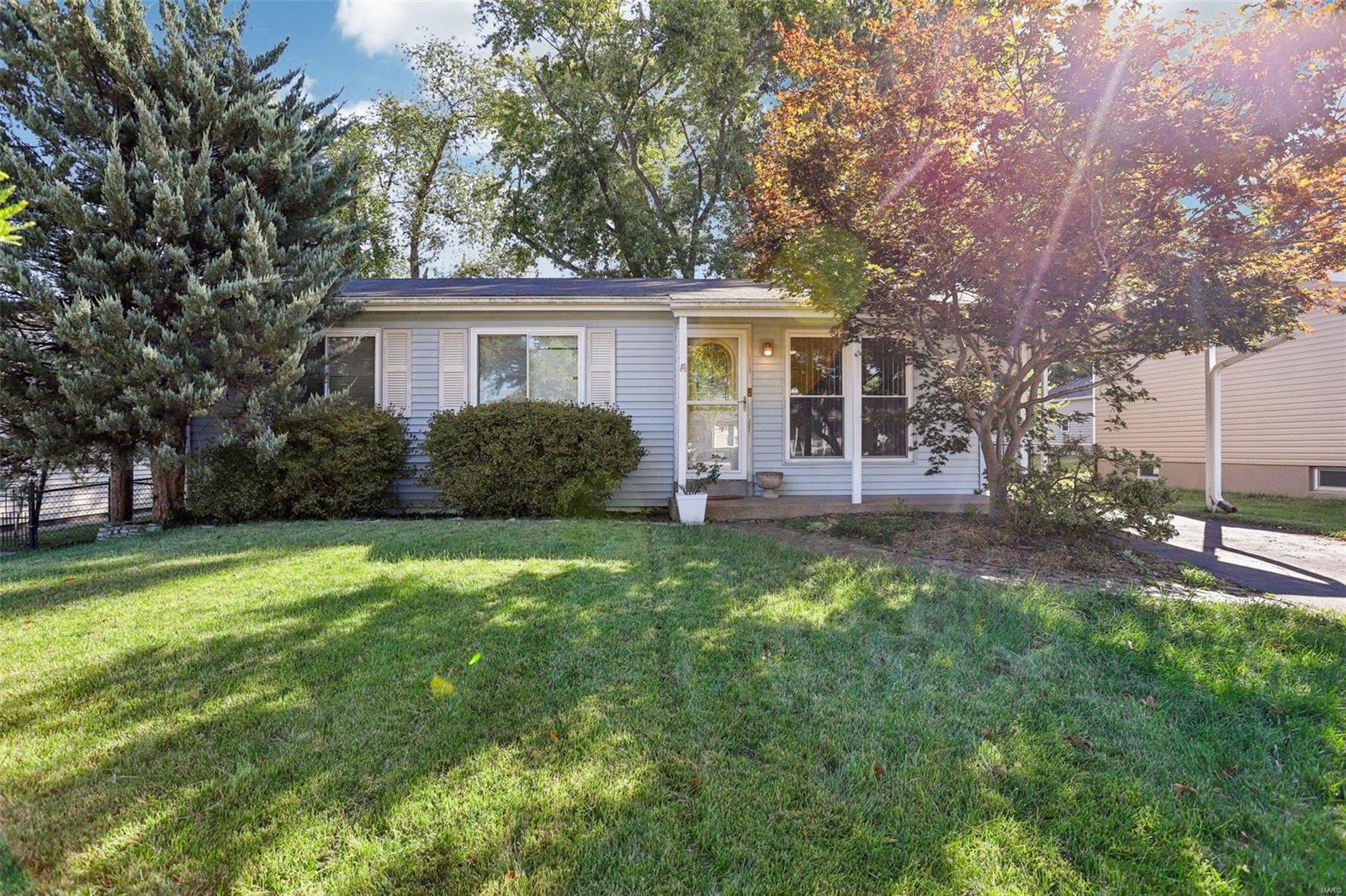 Beechwood Ln, Maryland Heights, MO 63043