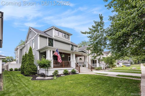 424 Taylor Ave, Rochester, MI, 48307-1848 | Card Image