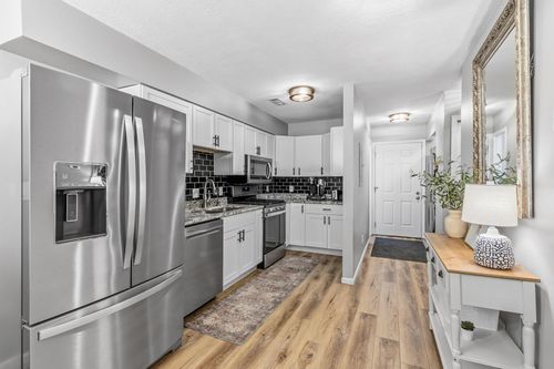 105-828 Woodgate Dr, Vadnais Heights, MN, 55127-3679 | Card Image