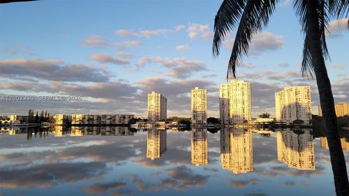 217-18151 Ne 31st Ct, Aventura, FL, 33160-2660 | Card Image