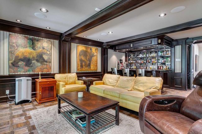 40 Eagle Ridge Pl Sw, House other with 5 bedrooms, 5 bathrooms and 8 parking in Calgary AB | Image 24