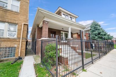 6007 S Artesian Avenue, House other with 3 bedrooms, 1 bathrooms and 2 parking in Chicago IL | Image 2