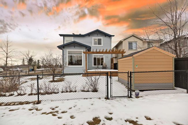 1260 Everridge Drive Sw, Home with 5 bedrooms, 3 bathrooms and 5 parking in Calgary AB | Image 5