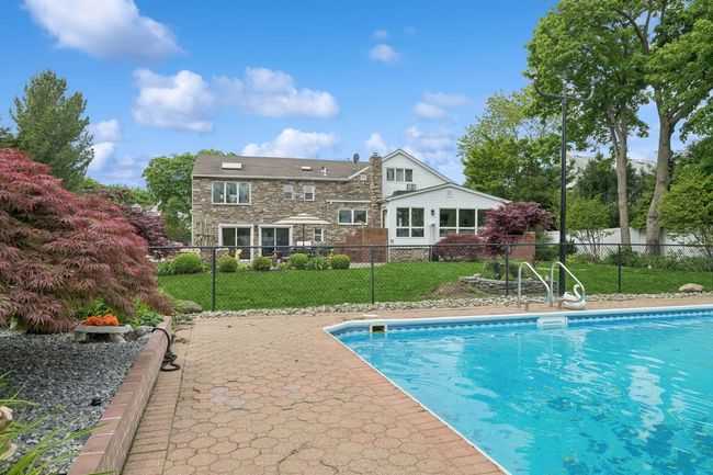 View of swimming pool | Image 32