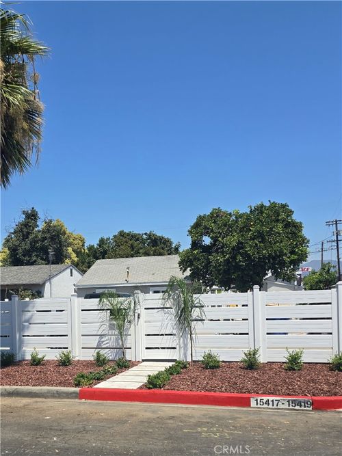 15417 15419 Tuba Street, San Fernando, CA, 91345 | Card Image