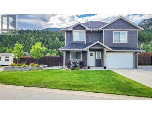 4208 16th Ave, Castlegar, BC, V1N4X7 | Card Image