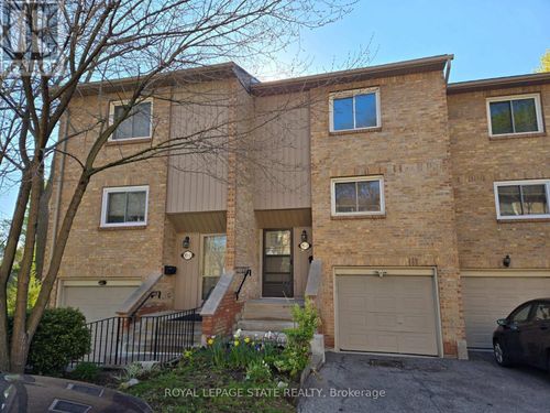 2-95 Fonthill Road, Hamilton (Fessenden), ON, L8V4Z7 | Card Image