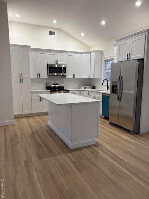 10 Amarr Dr, Shirley, NY, 11967-3602 | Card Image