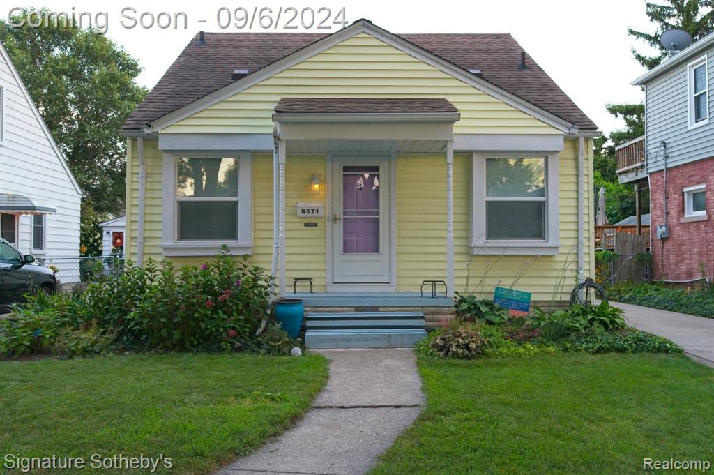Troy St, Oak Park, MI 48237