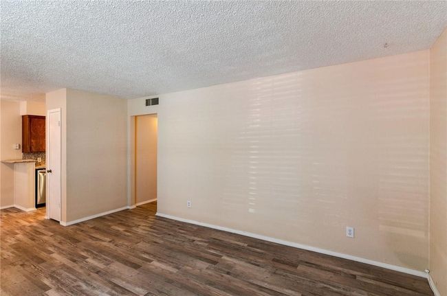 411 S Dooley St, Condo with 10 bedrooms, 5 bathrooms and 8 parking in Grapevine TX | Image 28