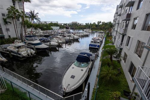 apt-302-1720 Nw North River Dr, Miami, FL, 33125-2360 | Card Image