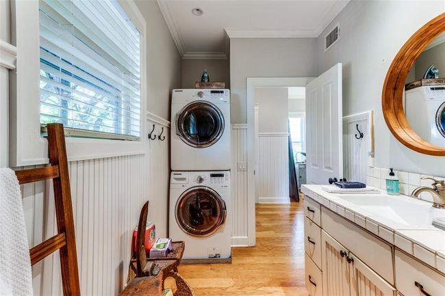 2113 Brooklyn St, House other with 3 bedrooms, 4 bathrooms and null parking in Austin TX | Image 13