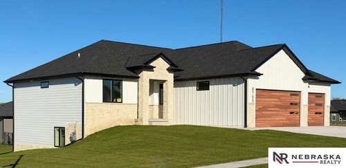 8700 Honeybee Ln, Lincoln, NE, 68526 | Card Image