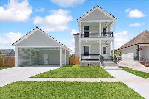 900 Perrin Dr, Arabi, LA, 70032-2047 | Card Image