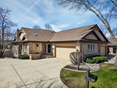 3026 Woods Edge Way, Fitchburg, WI, 53711-5153 | Card Image