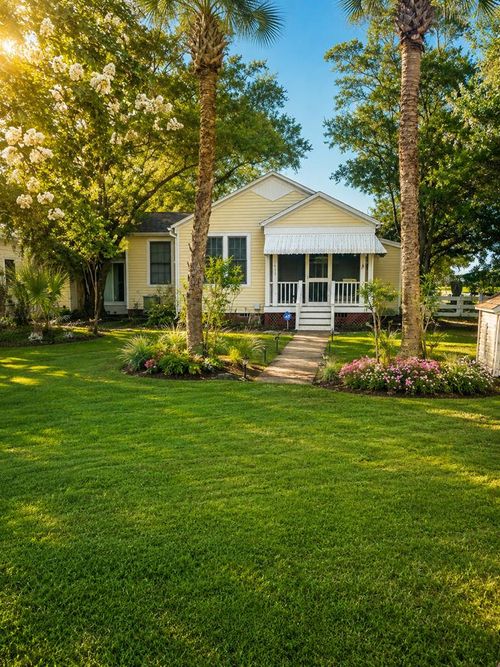 1033 Mcclelland Ave, Port St. Joe, FL, 32456 | Card Image
