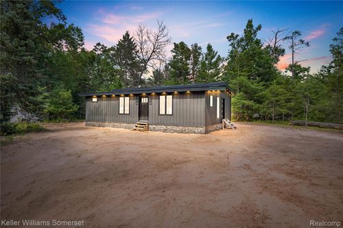 202 Antelope Trl, Prudenville, MI, 48651-9241 | Card Image