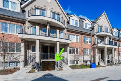 401 - 2420 Baronwood Dr, Condo with 2 bedrooms, 2 bathrooms and 2 parking in Oakville ON | Image 3