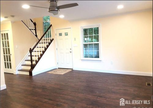 1 Mochen Ct, Sayreville, NJ, 08872-2205 | Card Image