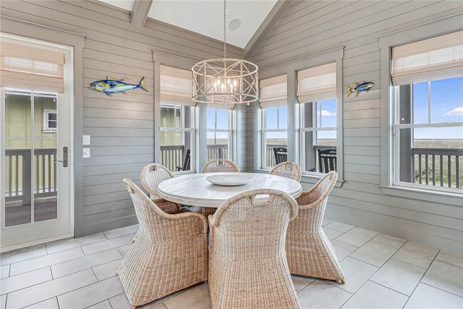 Dining Area | Image 9