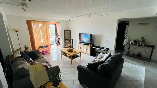 apt-3t-3650 Inverrary Dr, Lauderhill, FL, 33319-5935 | Card Image