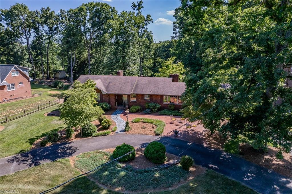 Ivy Cir, Elkin, NC 28621