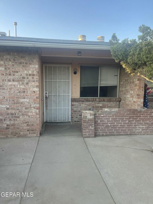 ab-2820 E Glen Dr, El Paso, TX, 79936-2010 | Card Image