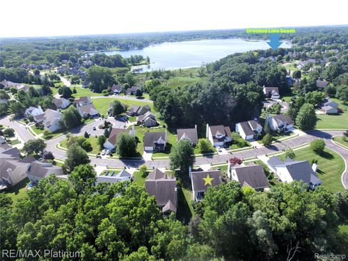 5089 Northfield Dr, Howell, MI, 48843-6826 | Card Image