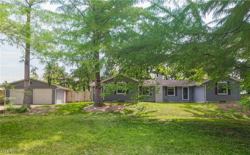 151 Shiawassee Ave, Fairlawn, OH, 44333-3733 | Card Image