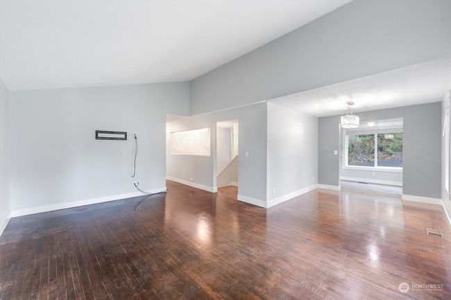 Unstaged living room | Image 5