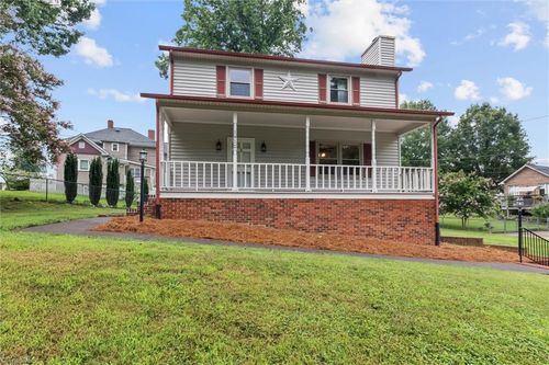 1912 Inman Cir, Mount Airy, NC, 27030-2324 | Card Image