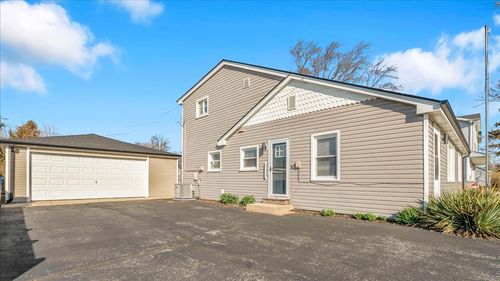 8738 Newland Ave, Oak Lawn, IL, 60453-1045 | Card Image