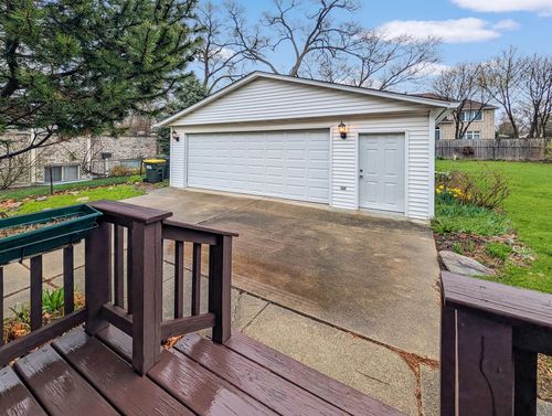 9319 N Knight Ave, Des Plaines, IL, 60016 | Card Image