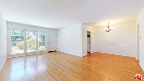 1-11284 Montana Ave, Los Angeles, CA, 90049 | Card Image