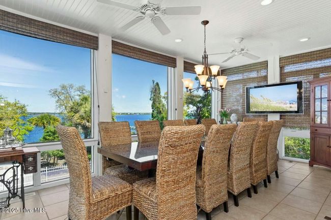 Soundfront Dining Room | Image 36