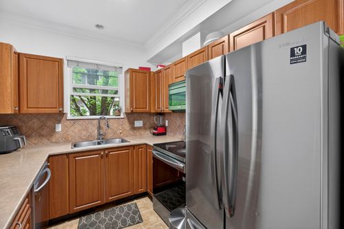 25-1010 Ewen Ave, New Westminster, BC, V3M5C9 | Card Image