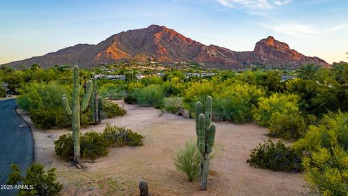 1-5702 E Lincoln Dr, Paradise Valley, AZ, 85253-4123 | Card Image