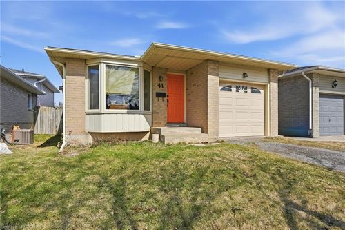 41 Kennard St, Stoney Creek, ON, L8J2C3 | Card Image