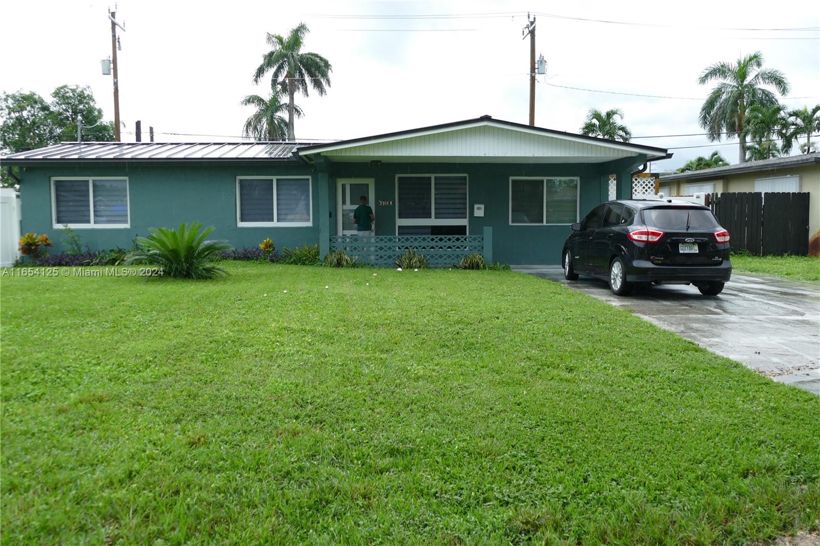 Evans St, Hollywood, FL 33024