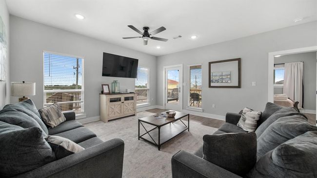 991 Seadrift Dr, House other with 4 bedrooms, 3 bathrooms and 4 parking in Port Bolivar TX | Image 13