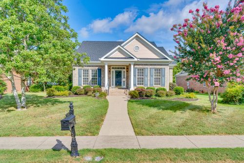 241 Horse Creek Dr, Chattanooga, TN, 37405-1235 | Card Image