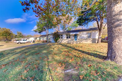 1929 49th St, Tulsa, OK, 74107-7815 | Card Image