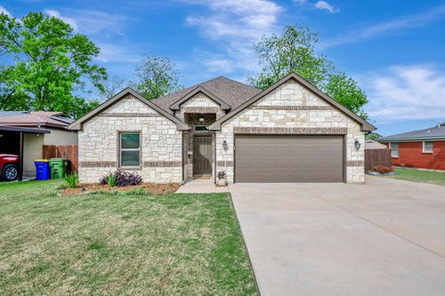 608 Perry Dr, White Settlement, TX, 76108-2836 | Card Image