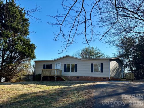 3938 Berry Creek Cir, Granite Falls, NC, 28630-9548 | Card Image