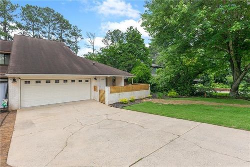 230 Halah Cir, Sandy Springs, GA, 30328-5241 | Card Image